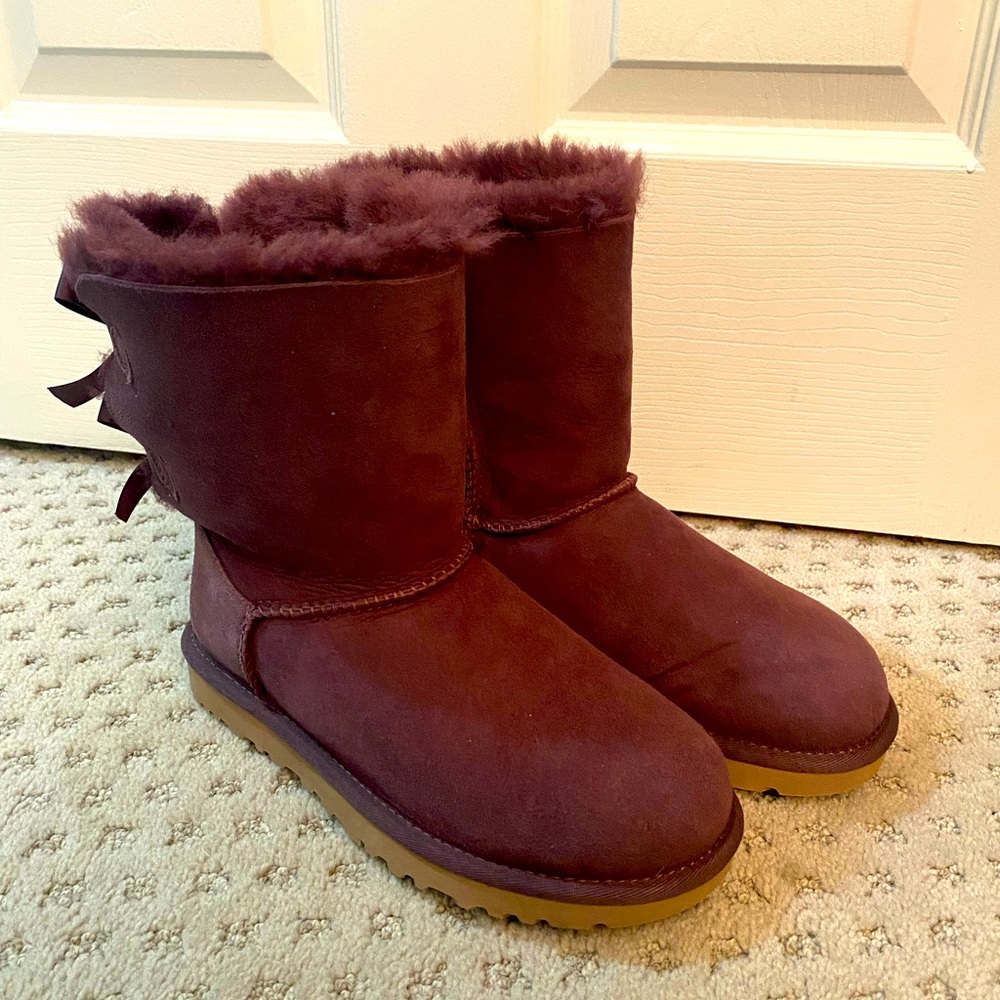UGG BOOTS with bows (purple)